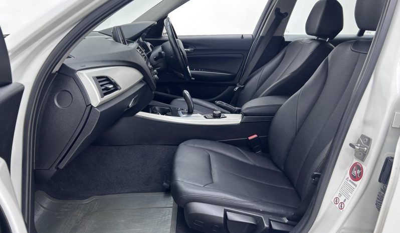 
								BMW 1 Series 5-Door 118i Steptronic full									