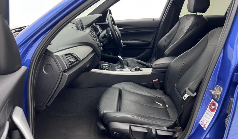 
								BMW 1 Series 5-Door 125i M Sport Steptronic full									