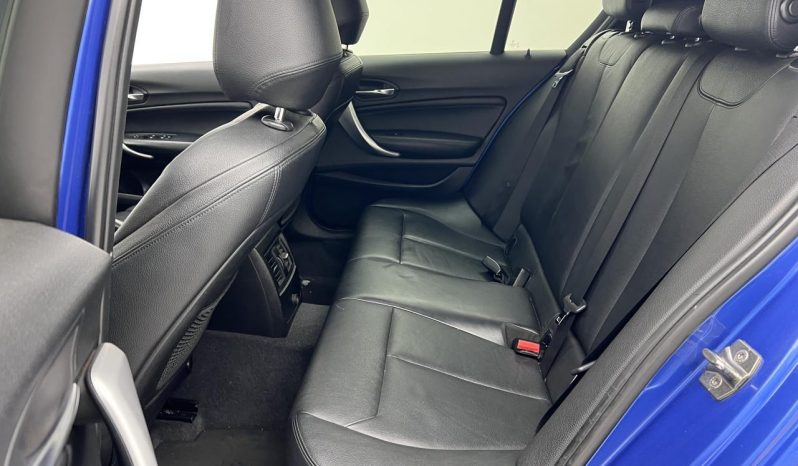 
								BMW 1 Series 5-Door 125i M Sport Steptronic full									