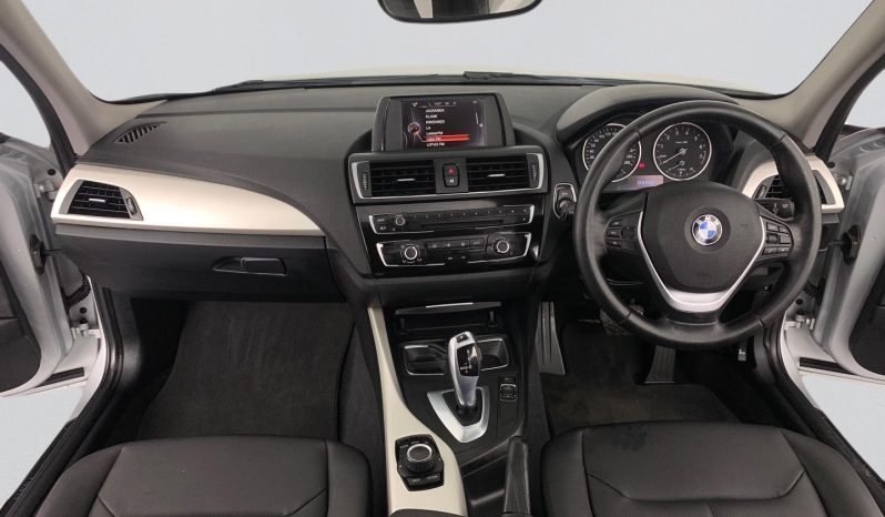 
								BMW 1 Series 5-Door Facelift 118i Steptronic full									
