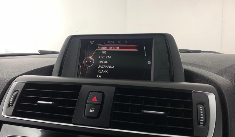 
								BMW 1 Series 5-Door Facelift 118i Steptronic full									