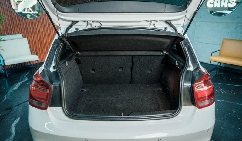 
								BMW 1 Series 5-Door Facelift 120d M Sport Steptronic full									