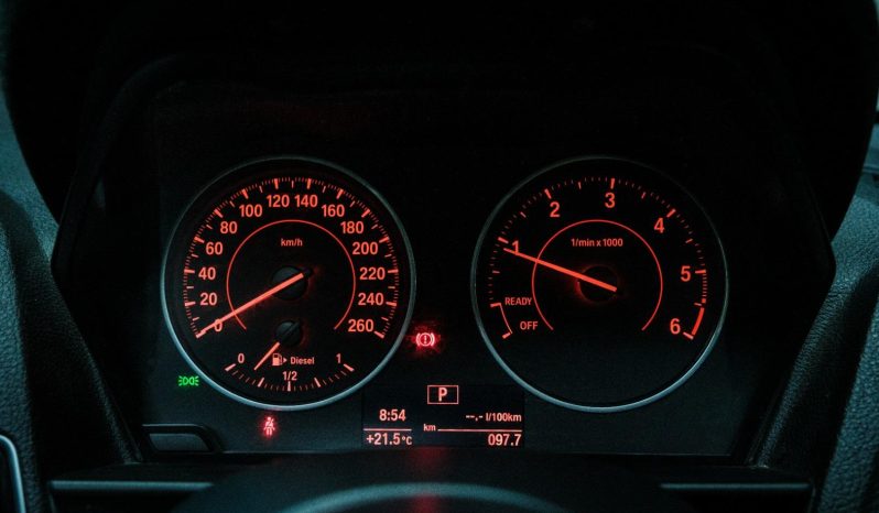 
								BMW 1 Series 5-Door Facelift 120d M Sport Steptronic full									