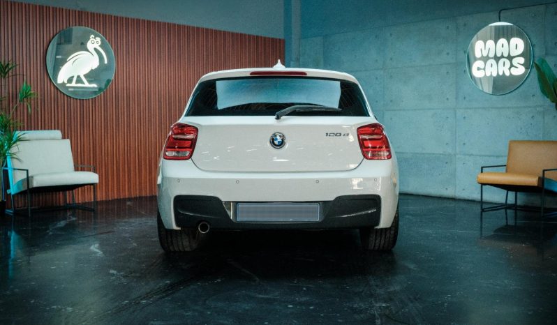 
								BMW 1 Series 5-Door Facelift 120d M Sport Steptronic full									