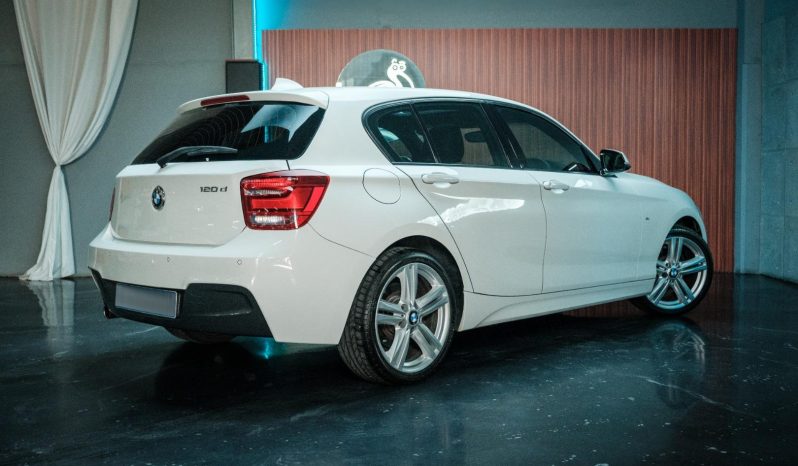 
								BMW 1 Series 5-Door Facelift 120d M Sport Steptronic full									