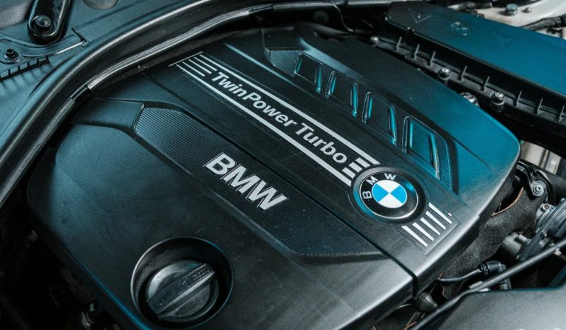 
								BMW 1 Series 5-Door Facelift 120d M Sport Steptronic full									