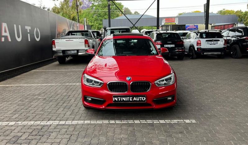 
								BMW 1 Series 5-Door Facelift 120i Steptronic full									