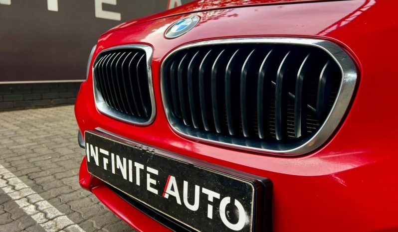 
								BMW 1 Series 5-Door Facelift 120i Steptronic full									