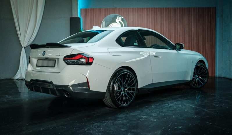 
								BMW 2 Series Coupe 220i M Sport full									