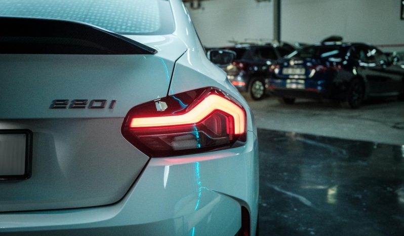
								BMW 2 Series Coupe 220i M Sport full									