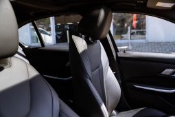 
										BMW 3 Series 320d M Sport full									