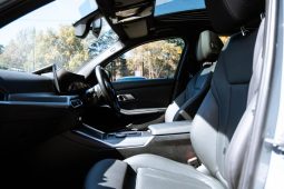
										BMW 3 Series 320d M Sport full									