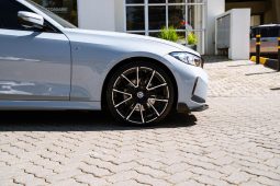 
										BMW 3 Series 320d M Sport full									