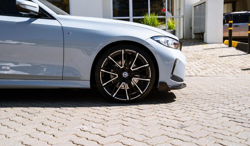 
								BMW 3 Series 320d M Sport full									