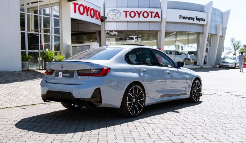 
								BMW 3 Series 320d M Sport full									