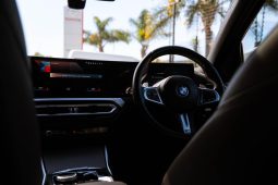 
										BMW 3 Series 320d M Sport full									