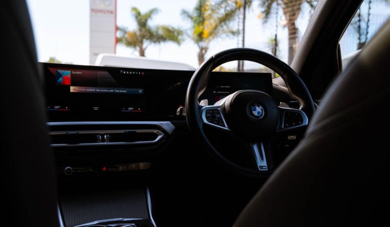 
								BMW 3 Series 320d M Sport full									