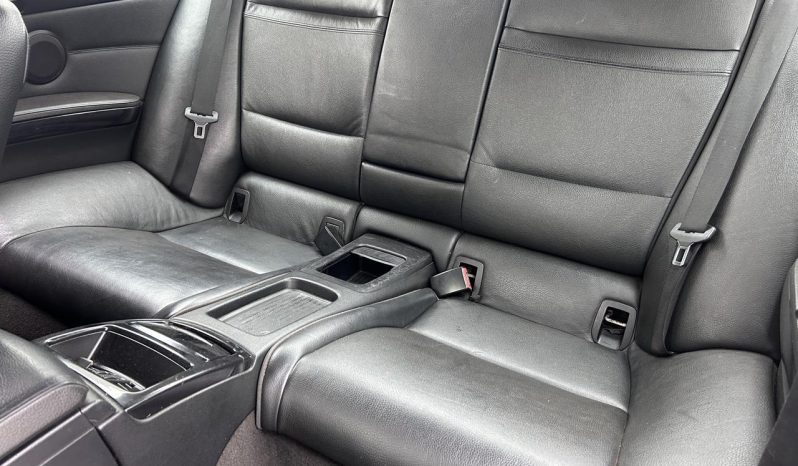 
								BMW 3 Series Coupe 320i Steptronic full									
