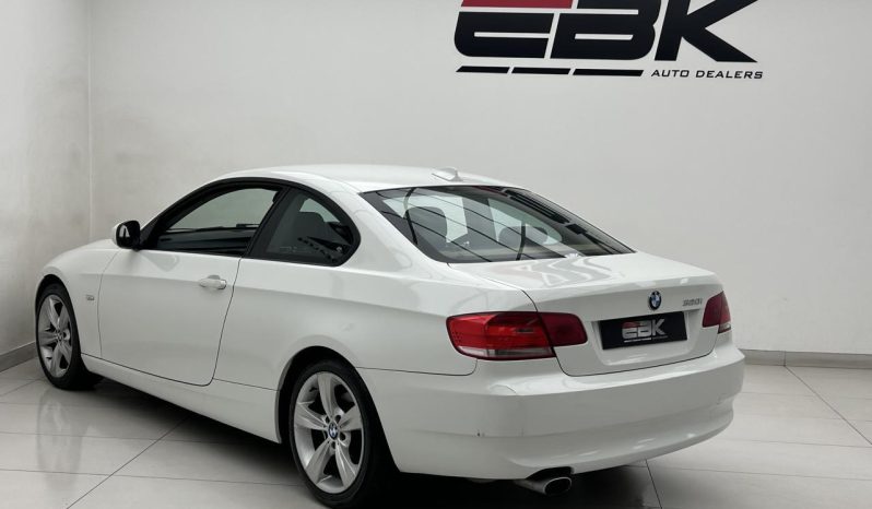 
								BMW 3 Series Coupe 320i Steptronic full									