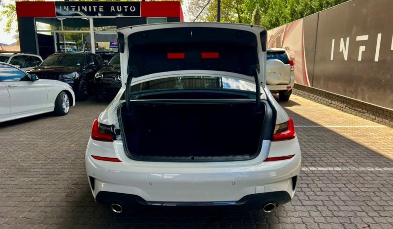 
								BMW 3 Series Sedan 318i Sport Line full									