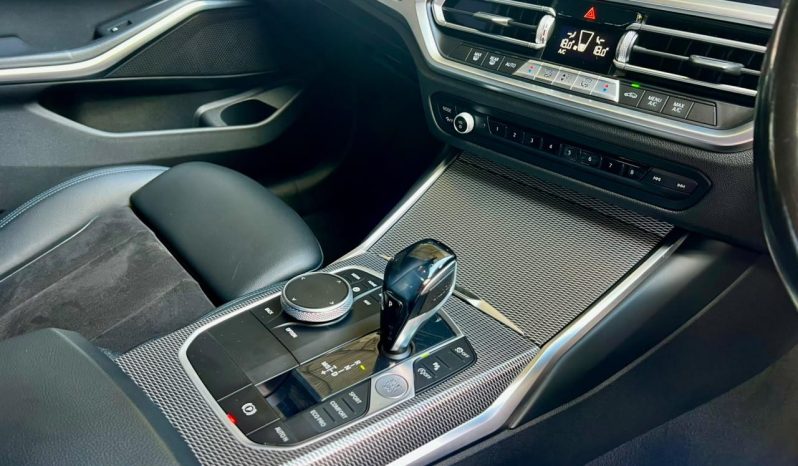 
								BMW 3 Series Sedan 318i Sport Line full									