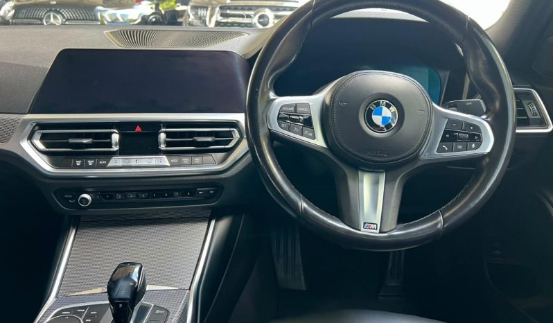
								BMW 3 Series Sedan 318i Sport Line full									