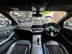 
										BMW 3 Series Sedan 318i Sport Line full									