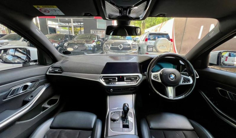 
								BMW 3 Series Sedan 318i Sport Line full									