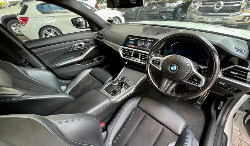 
								BMW 3 Series Sedan 318i Sport Line full									