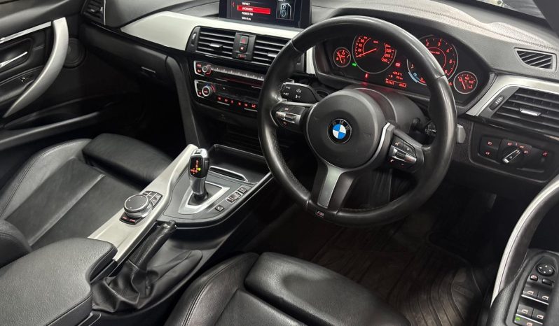 
								BMW 3 Series Sedan 320d M Sport Shadow Edt Steptronic full									