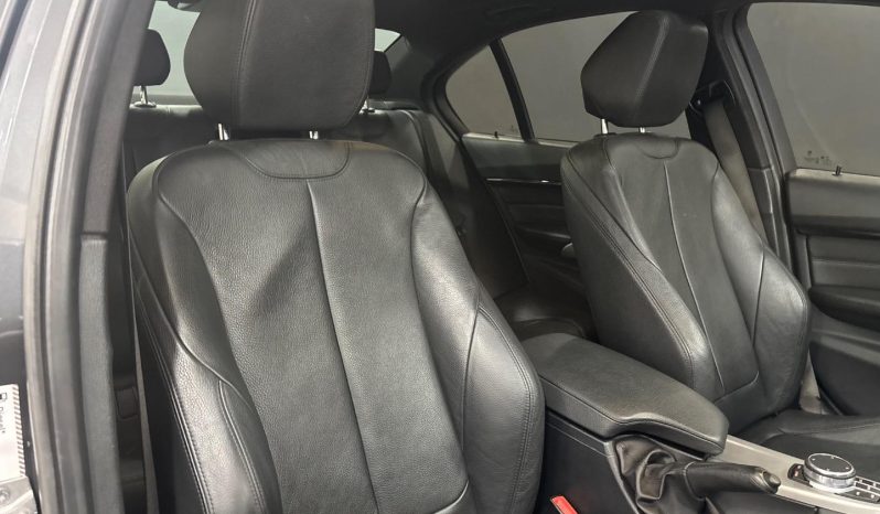 
								BMW 3 Series Sedan 320d M Sport Shadow Edt Steptronic full									