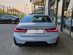 
										BMW 3 Series Sedan 320i M Sport At full									