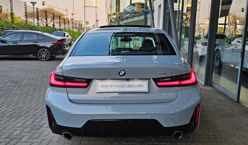 
								BMW 3 Series Sedan 320i M Sport At full									