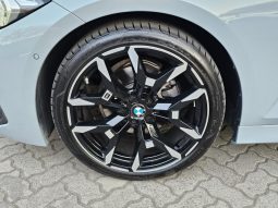 
										BMW 3 Series Sedan 320i M Sport At full									