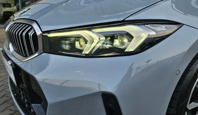 
								BMW 3 Series Sedan 320i M Sport At full									