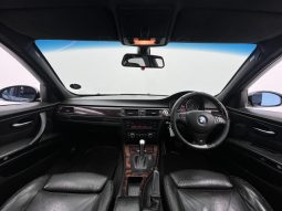 
										BMW 3 Series Sedan 320i Sport Steptronic full									