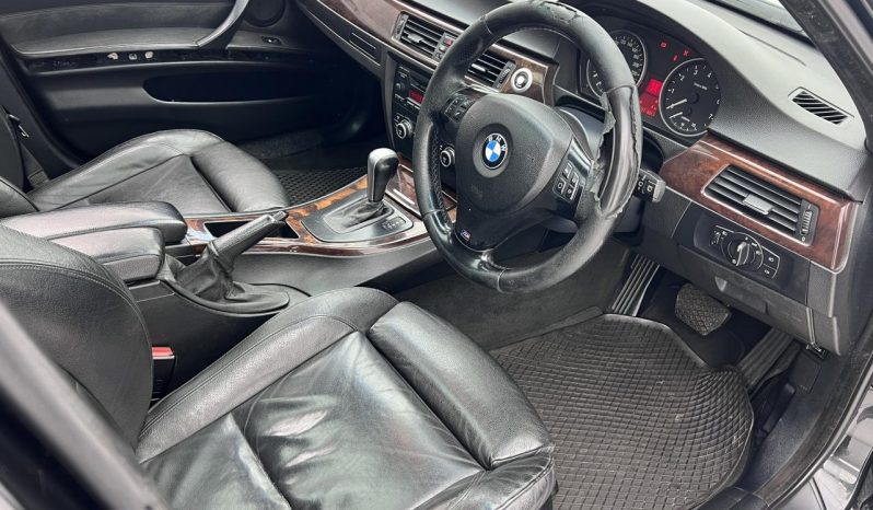 
								BMW 3 Series Sedan 320i Sport Steptronic full									