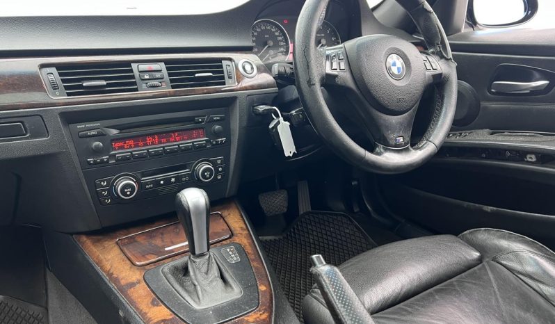 
								BMW 3 Series Sedan 320i Sport Steptronic full									