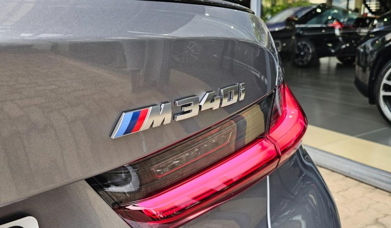
								BMW 3 Series Sedan M340i Xdrive M Sport Pro full									