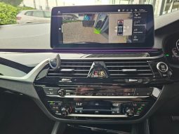 
										BMW 5 Series Sedan M550i Xdrive Steptronic full									