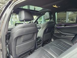 
										BMW 5 Series Sedan M550i Xdrive Steptronic full									