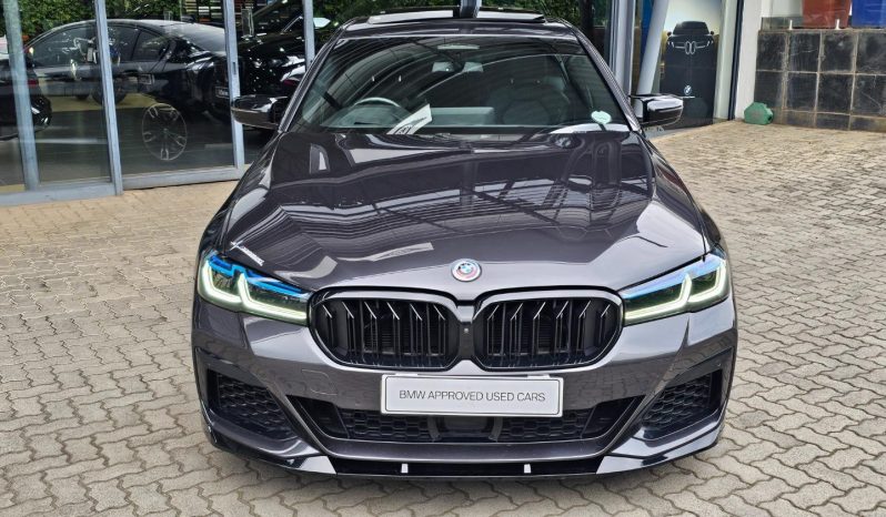 
								BMW 5 Series Sedan M550i Xdrive Steptronic full									