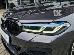 
										BMW 5 Series Sedan M550i Xdrive Steptronic full									