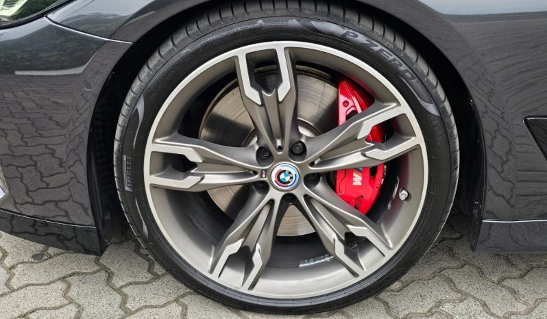 
								BMW 5 Series Sedan M550i Xdrive Steptronic full									