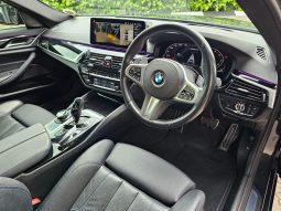 
										BMW 5 Series Sedan M550i Xdrive Steptronic full									