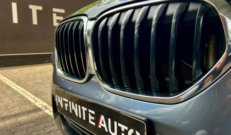 
								BMW X1 Sdrive18i Steptronic full									