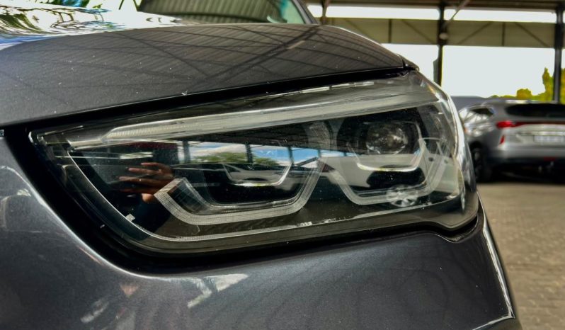 
								BMW X1 Sdrive18i Steptronic full									