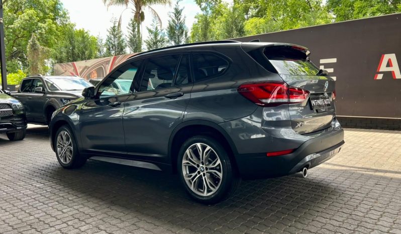 
								BMW X1 Sdrive18i Steptronic full									