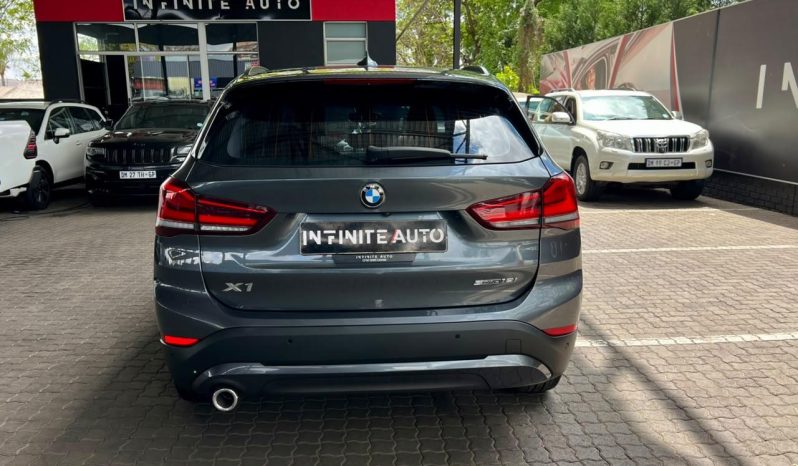 
								BMW X1 Sdrive18i Steptronic full									