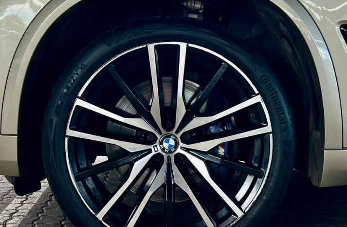 
								BMW X5 Xdrive30d M Sport Sport Steptronic full									